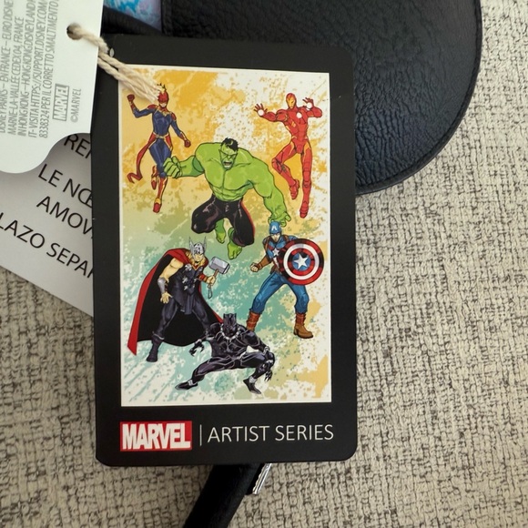 🔥🔥Brand New - Disney Park Marvel Artist Series Headband - Picture 5 of 7
